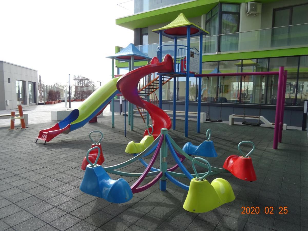 Teemo Beach Apartment, Alezzi Beach Resort Năvodari Exteriör bild