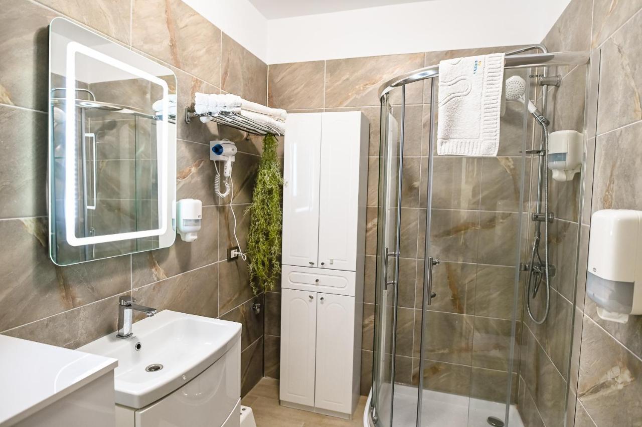 Teemo Beach Apartment, Alezzi Beach Resort Năvodari Exteriör bild
